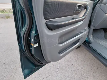Honda CR-V 1997 года за 3 700 000 тг. в Алматы – фото 56