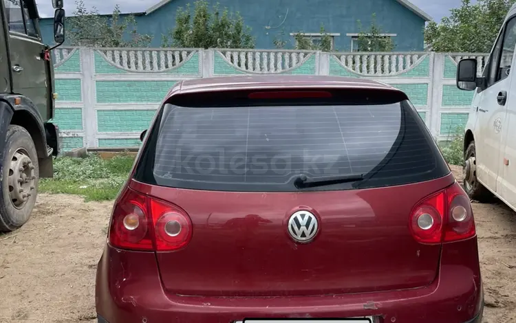 Volkswagen Golf 2004 года за 1 300 000 тг. в Актобе