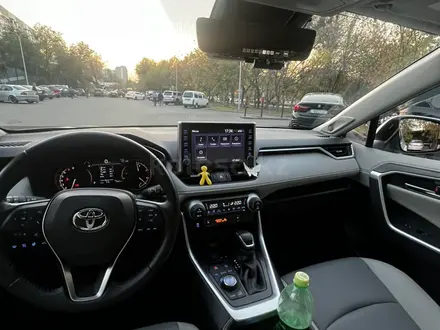 Toyota RAV4 2021 года за 21 000 000 тг. в Алматы – фото 11