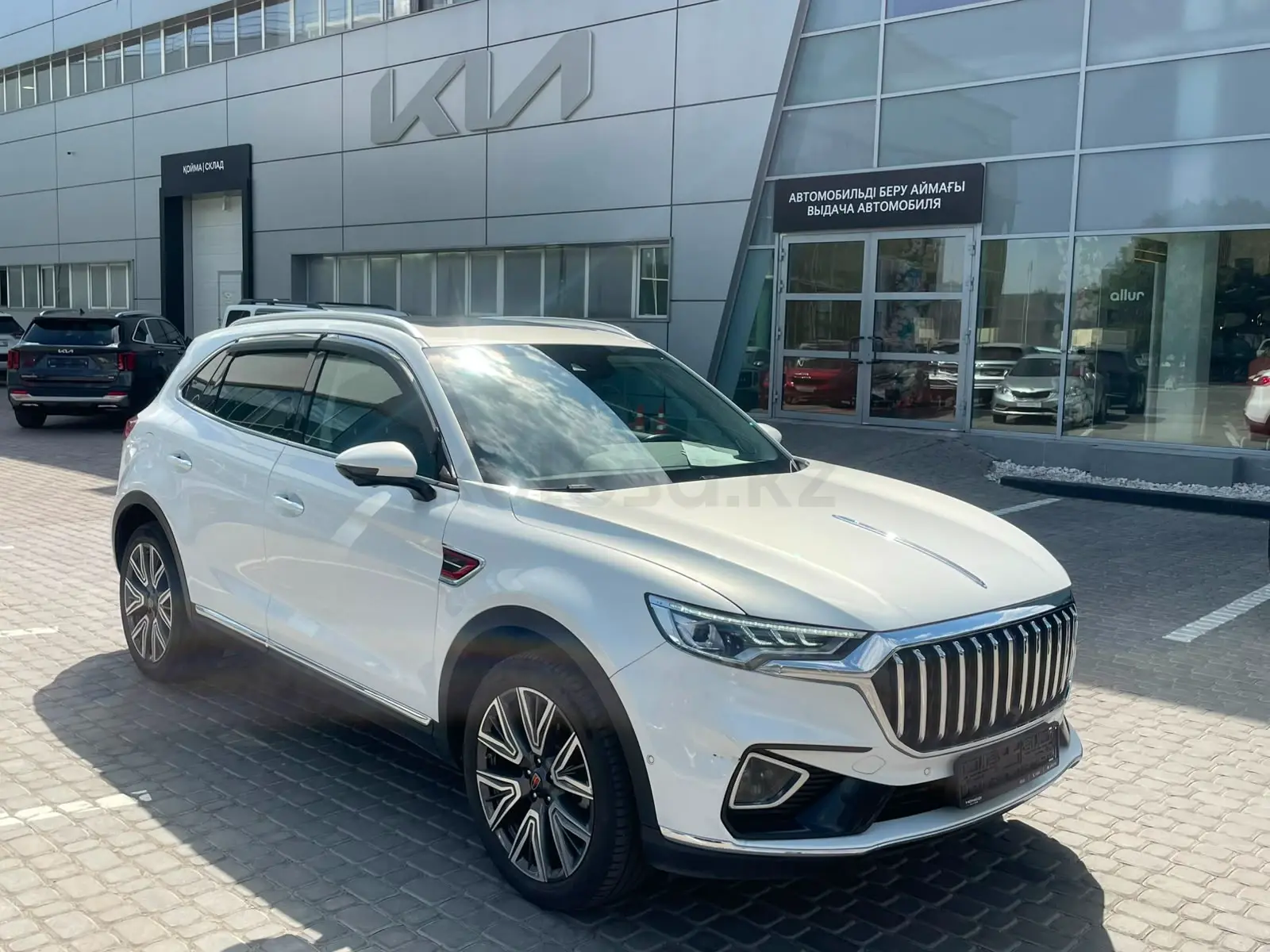 Hongqi HS5, 2024