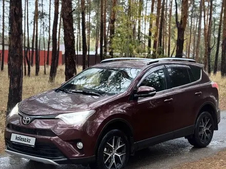 Toyota RAV4 2019 года за 9 800 000 тг. в Семей