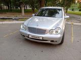 Mercedes-Benz C 320 2000 года за 3 300 000 тг. в Тараз