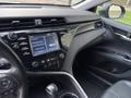 Toyota Camry 2019 года за 10 300 000 тг. в Алматы – фото 16