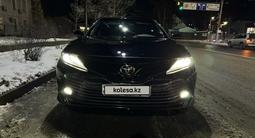 Toyota Camry 2018 года за 13 700 000 тг. в Алматы – фото 4