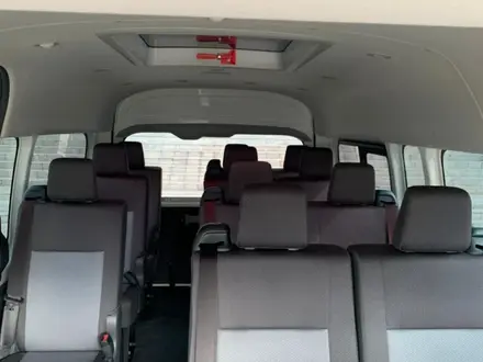 С водителем! Toyota Hiace Тойота Хайс минивэн автобус прокат аренда в Астана – фото 9