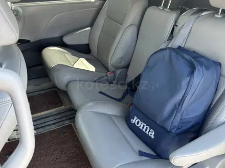 Toyota Sienna 2019 года за 15 000 000 тг. в Актау – фото 6