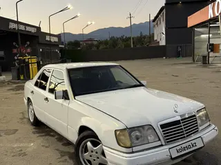 Mercedes-Benz E 320