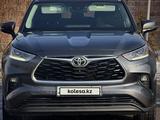 Toyota Highlander 2022 года за 22 500 000 тг. в Алматы