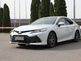 Toyota Camry 2021 года за 15 990 000 тг. в Алматы – фото 2