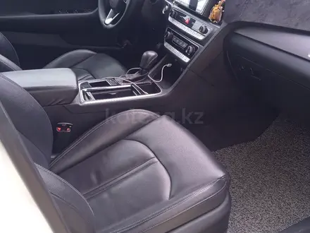 Hyundai Sonata 2019 года за 7 700 000 тг. в Шымкент – фото 15