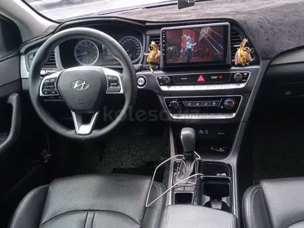 Hyundai Sonata 2019 года за 7 700 000 тг. в Шымкент – фото 18