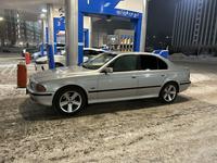 BMW 523 1999 годаfor2 800 000 тг. в Астана