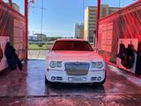 Chrysler 300C 2005 года за 3 500 000 тг. в Петропавловск – фото 2