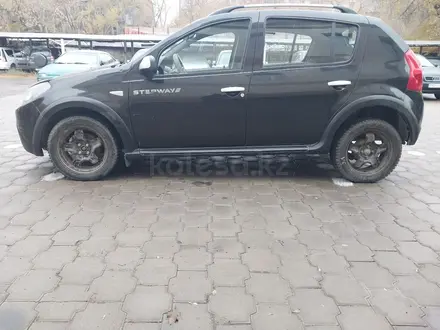 Renault Sandero Stepway 2013 года за 3 500 000 тг. в Караганда – фото 3