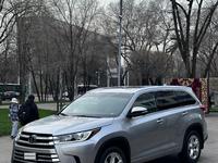 Toyota Highlander 2019 года за 20 000 000 тг. в Алматы