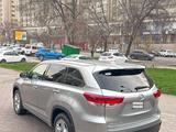 Toyota Highlander 2019 года за 18 800 000 тг. в Алматы – фото 4