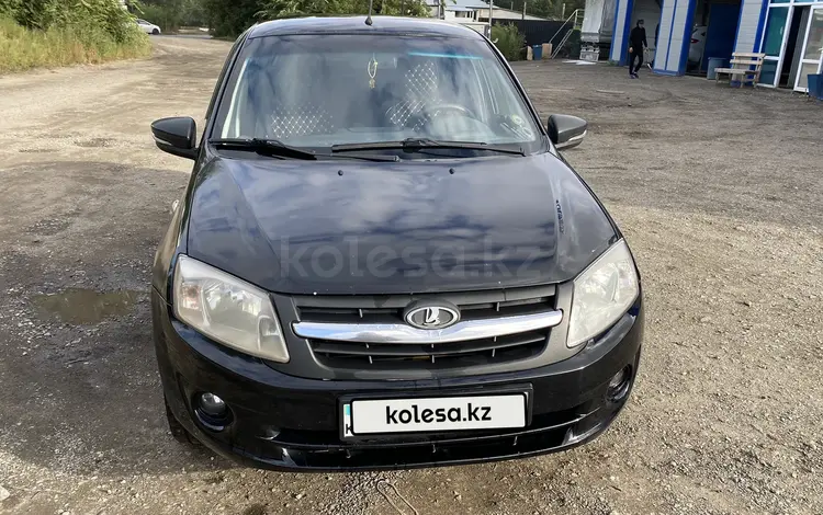 ВАЗ (Lada) Granta 2190 2013 годаүшін2 300 000 тг. в Семей