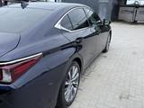 Lexus ES 350 2020 года за 14 900 000 тг. в Актау – фото 2