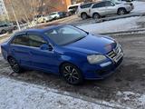 Volkswagen Jetta 2005 года за 3 500 000 тг. в Караганда – фото 2