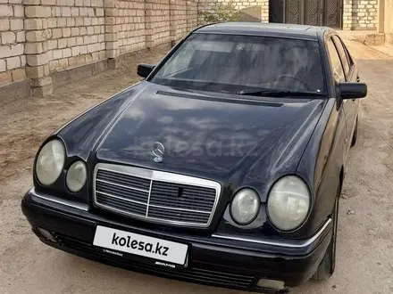 Mercedes-Benz E 230 1995 года за 2 500 000 тг. в Жанаозен