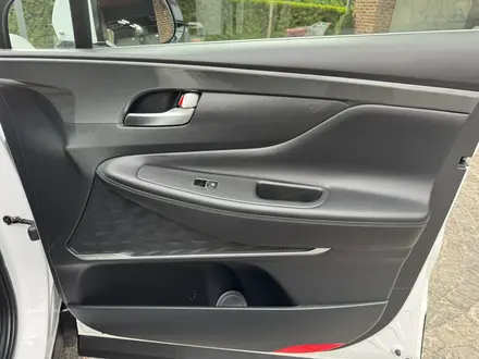 Hyundai Santa Fe 2023 года за 16 600 000 тг. в Алматы – фото 30