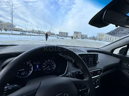 Hyundai Santa Fe 2019 года за 13 200 000 тг. в Уральск – фото 37