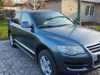 Volkswagen Touareg 2007 годаүшін6 300 000 тг. в Алматы