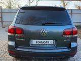 Volkswagen Touareg 2007 года за 6 200 000 тг. в Алматы – фото 2