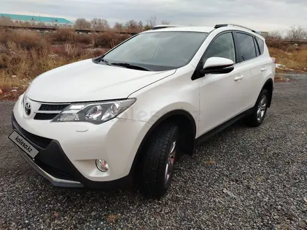 Toyota RAV4 2014 года за 10 900 000 тг. в Актобе