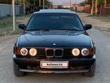 BMW 525 1991 года за 1 600 000 тг. в Кульсары – фото 4