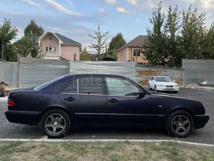 Mercedes-Benz E 230 1996 года за 2 500 000 тг. в Алматы – фото 7