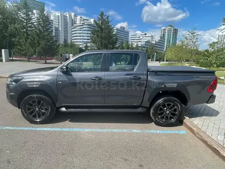 Toyota Hilux 2023 года за 24 500 000 тг. в Астана