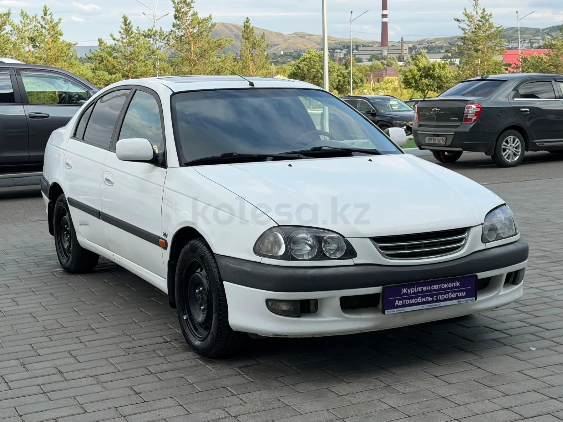 Toyota Avensis, 1998