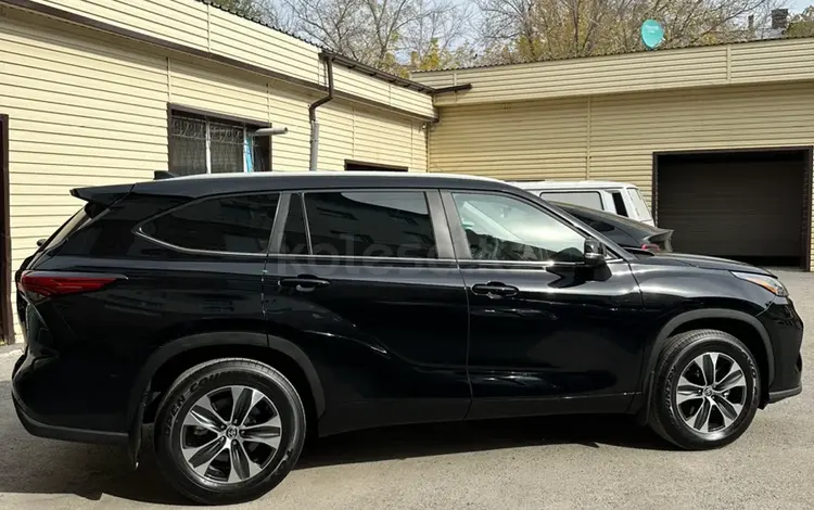 Toyota Highlander 2023 годаfor26 500 000 тг. в Астана