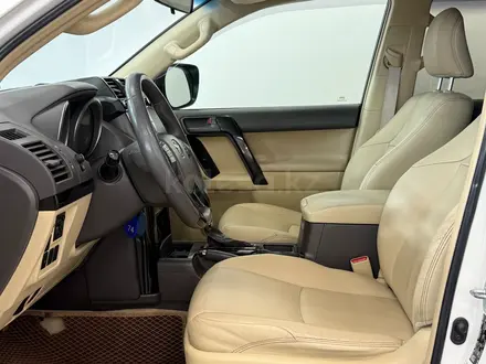Toyota Land Cruiser Prado Prestige 2013 года за 13 490 000 тг. в Астана – фото 12