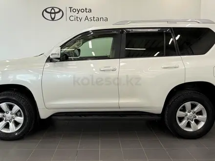 Toyota Land Cruiser Prado Prestige 2013 года за 13 490 000 тг. в Астана – фото 3