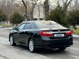 Toyota Camry 2013 годаfor9 500 000 тг. в Шымкент – фото 2