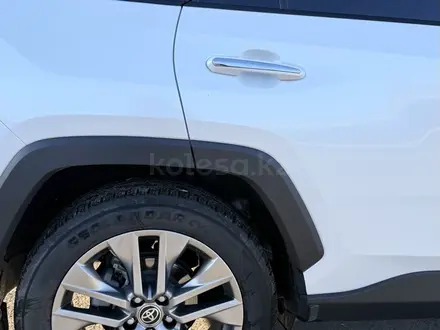 Toyota RAV4 2021 года за 19 000 000 тг. в Караганда – фото 21