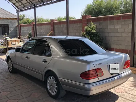 Mercedes-Benz E 320 1995 года за 2 700 000 тг. в Тараз – фото 3