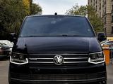 Volkswagen Multivan 2018 года за 22 500 000 тг. в Алматы