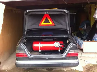 Mercedes-Benz E 230