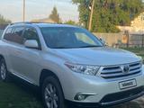 Toyota Highlander 2012 года за 6 900 000 тг. в Актобе – фото 4