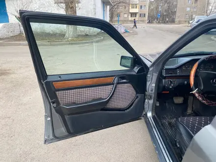 Mercedes-Benz E 230 1990 года за 1 600 000 тг. в Караганда – фото 6