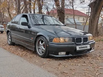 BMW 323 1995 года за 2 200 000 тг. в Алматы – фото 3