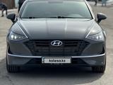 Hyundai Sonata 2023 года за 13 000 000 тг. в Алматы – фото 2