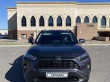 Toyota RAV4 2021 года за 13 900 000 тг. в Астана – фото 2
