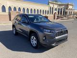 Toyota RAV4 2021 года за 13 900 000 тг. в Астана