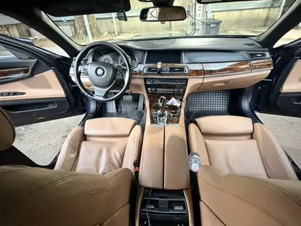BMW 750 2014 года за 19 000 000 тг. в Алматы – фото 3