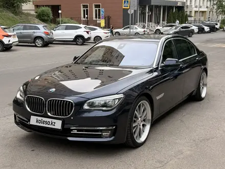 BMW 750 2014 года за 19 000 000 тг. в Алматы