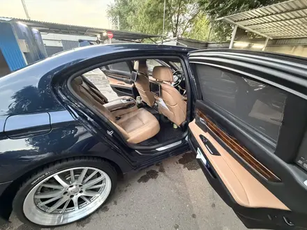 BMW 750 2014 года за 19 000 000 тг. в Алматы – фото 7